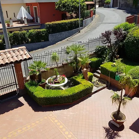 Hirschen Bed & Breakfast 3*